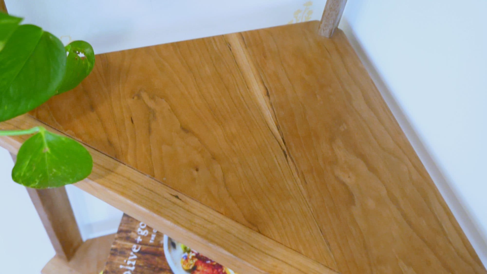 Cherry shelf grain detail