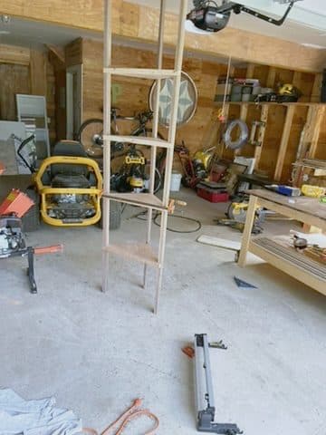 Ladder-shelf frame upright, no shelves yet