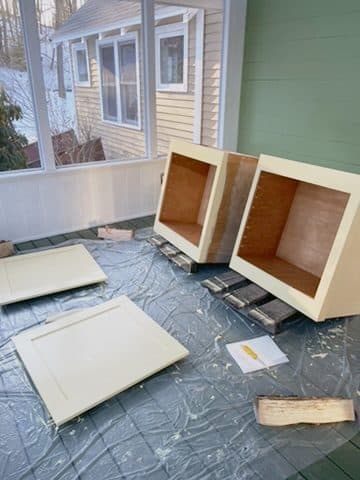 Painted Shaker cabinet boxes + doors (spray finishing)