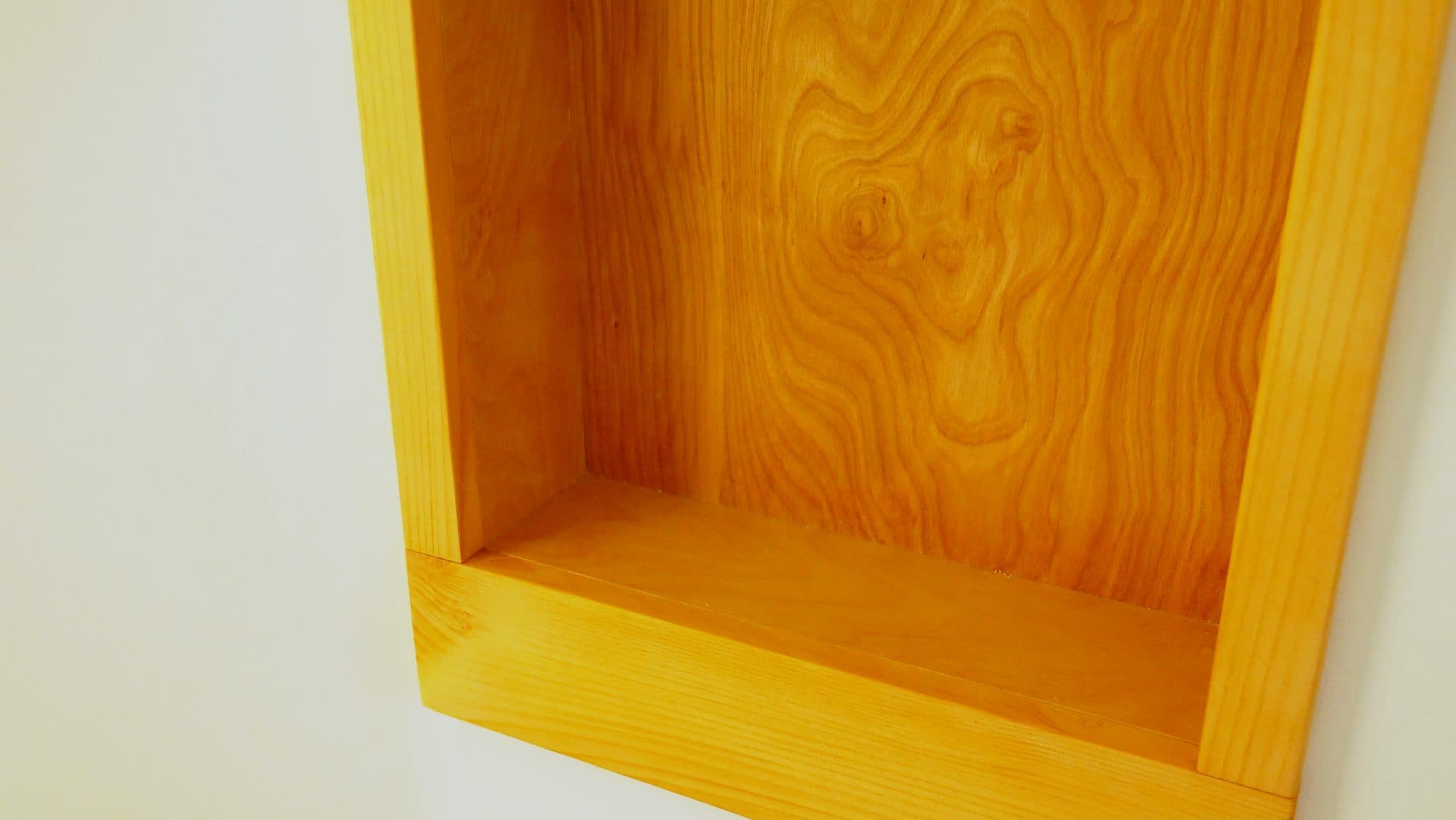 Niche lower corner detail