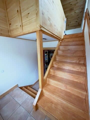 Finished stair from top, pine guard box + nook
