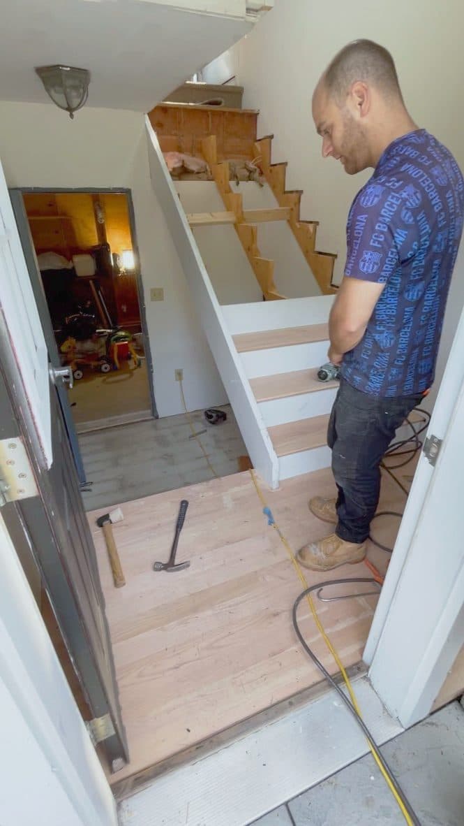 Fastening treads (worker), white risers