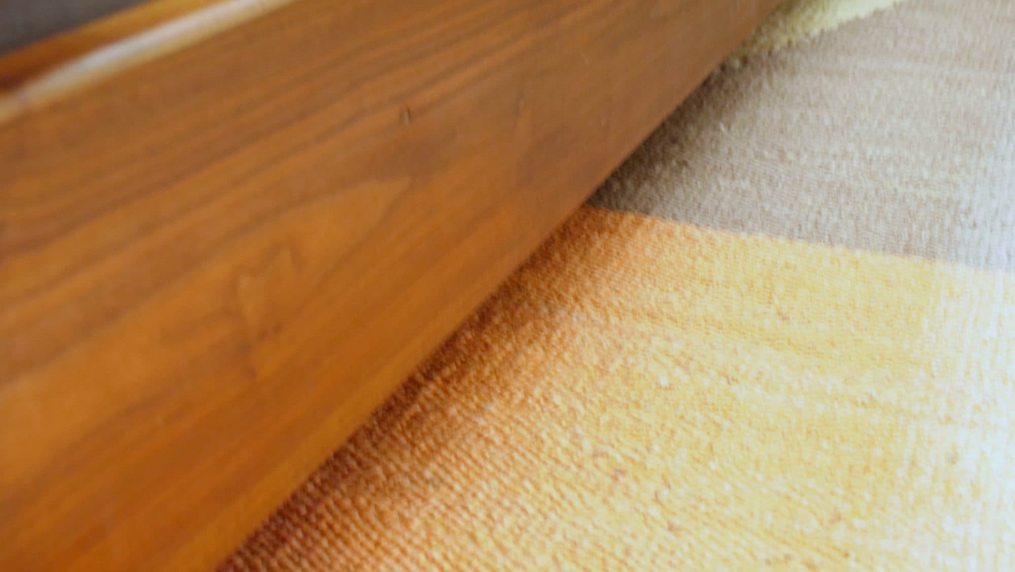 Apron rail grain detail