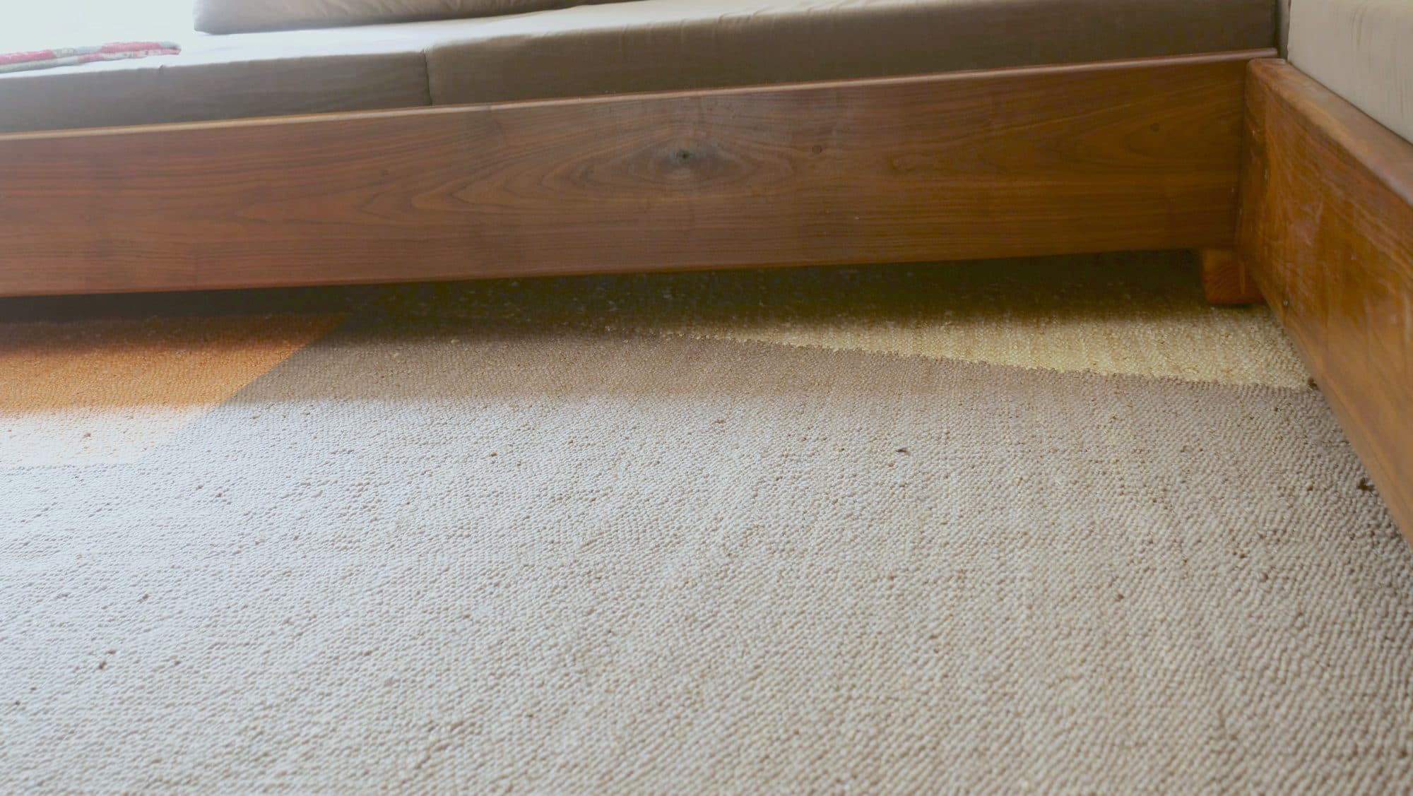 Daybed base, floor level
