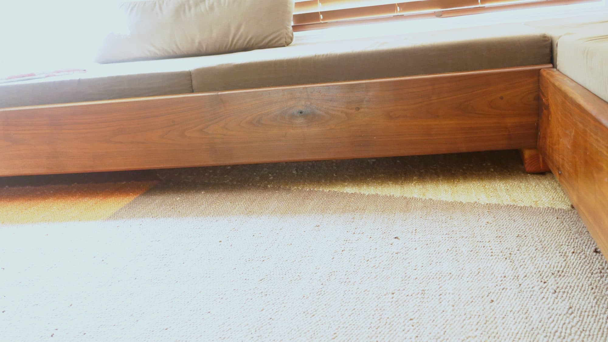 Daybed side rail + corner foot